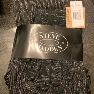 Steve Madden matching scarf and gloves set